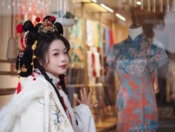 -一揽芳华汉服旗袍体验馆(拙政园店)