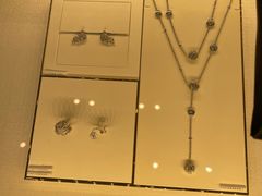 -Chanel(德基广场店)