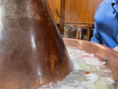 -果松木炭酸菜铜火锅·外婆参鸡汤