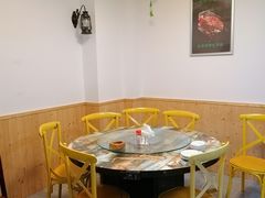 包厢-小小河边鱼·黄辣丁鲜鱼锅(黎阳店)