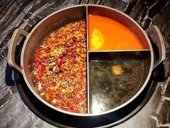 -热火朝天鲜切牛肉火锅(南强街巷店)