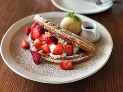-ROAST coffee & eatery
