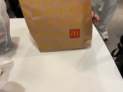 -麦当劳(上海虹桥站30B检票口楼上)