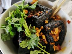 -黑色经典臭豆腐·湖南特产(步行街店)