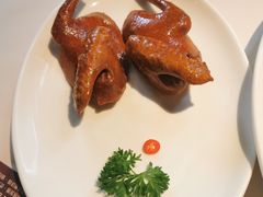 玻璃脆皮乳鸽-利苑酒家(华熙国际店)