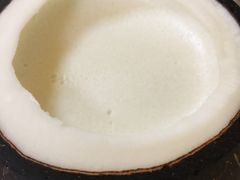 -志龙皇冠吃货椰子铺