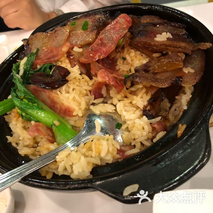 香港腊味煲仔饭