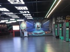 -极限PLAY运动娱乐新世界·团建派对表演休闲馆·室内高空游乐园