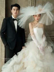 -雪中彩影婚纱摄影·微光艺术中心