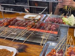 -哈尔滨小酒馆·鲜肉现穿自助烧烤(康新花园店)