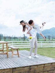 -唯一旅拍·颂当代影像艺术中心(上城店)