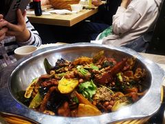 -愉肴麻辣香锅(中山路店)