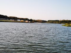 -梁子湖东篱老屋生态庄园