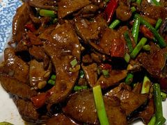 -老码头黑皮肘子锅包肉(赣水路店)