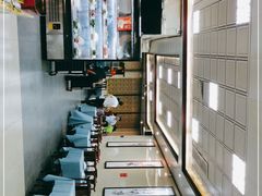 大堂-新一家农家菜(华景新城店)