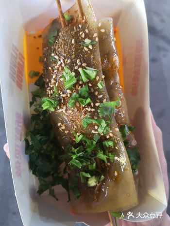 哈哈哈哈，就在台东利群那里，离着蛋黄鸡柳很近
