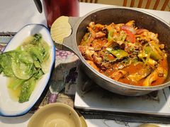 -刘姐啤酒鱼民族演艺餐厅(西街总店)