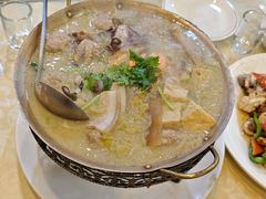 -鑫渔港海鲜本地菜·山海关浑锅(东戴河店)