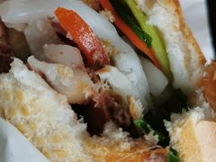 -Bánh Mì Huynh Hoa