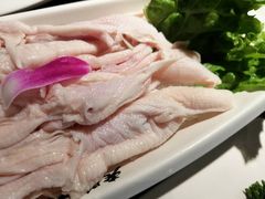 -老牌坊云南鱼豆花火锅(哈西万达店)