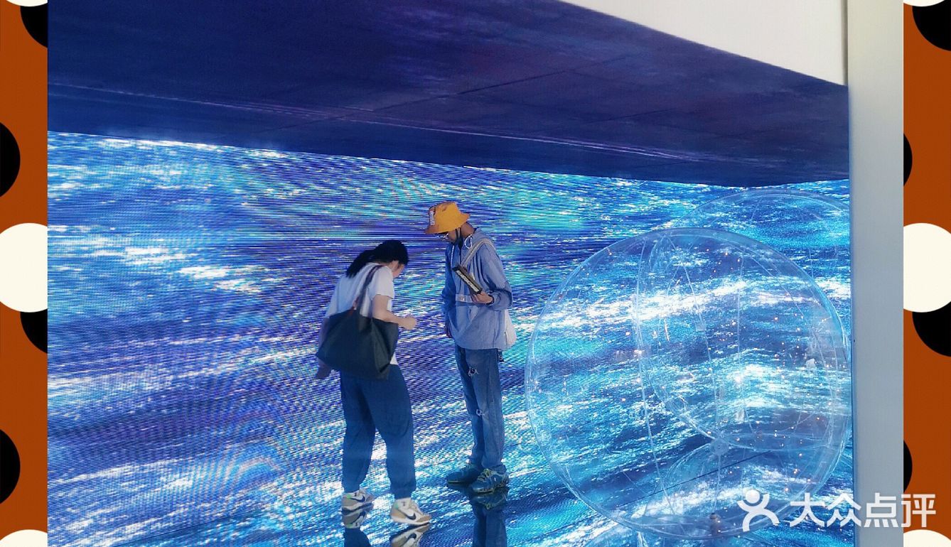 JNBY共生温室创意展，体验超现实空间