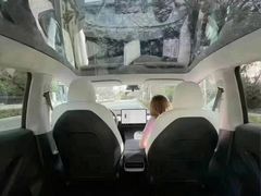 -TESLA 特斯拉(上海太古汇体验店)
