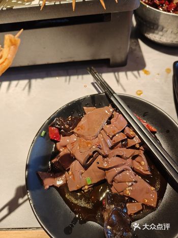 这是我吃过最香的鸭血了，真把我香迷糊了