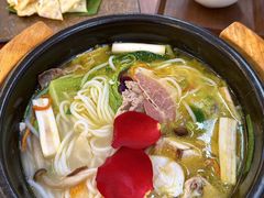 -桥香园过桥米线(国贸店)