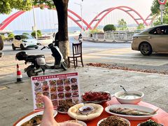 -丹水桥地锅鱼·翘嘴鲌·地方特色全鱼宴(丹江口大坝店)