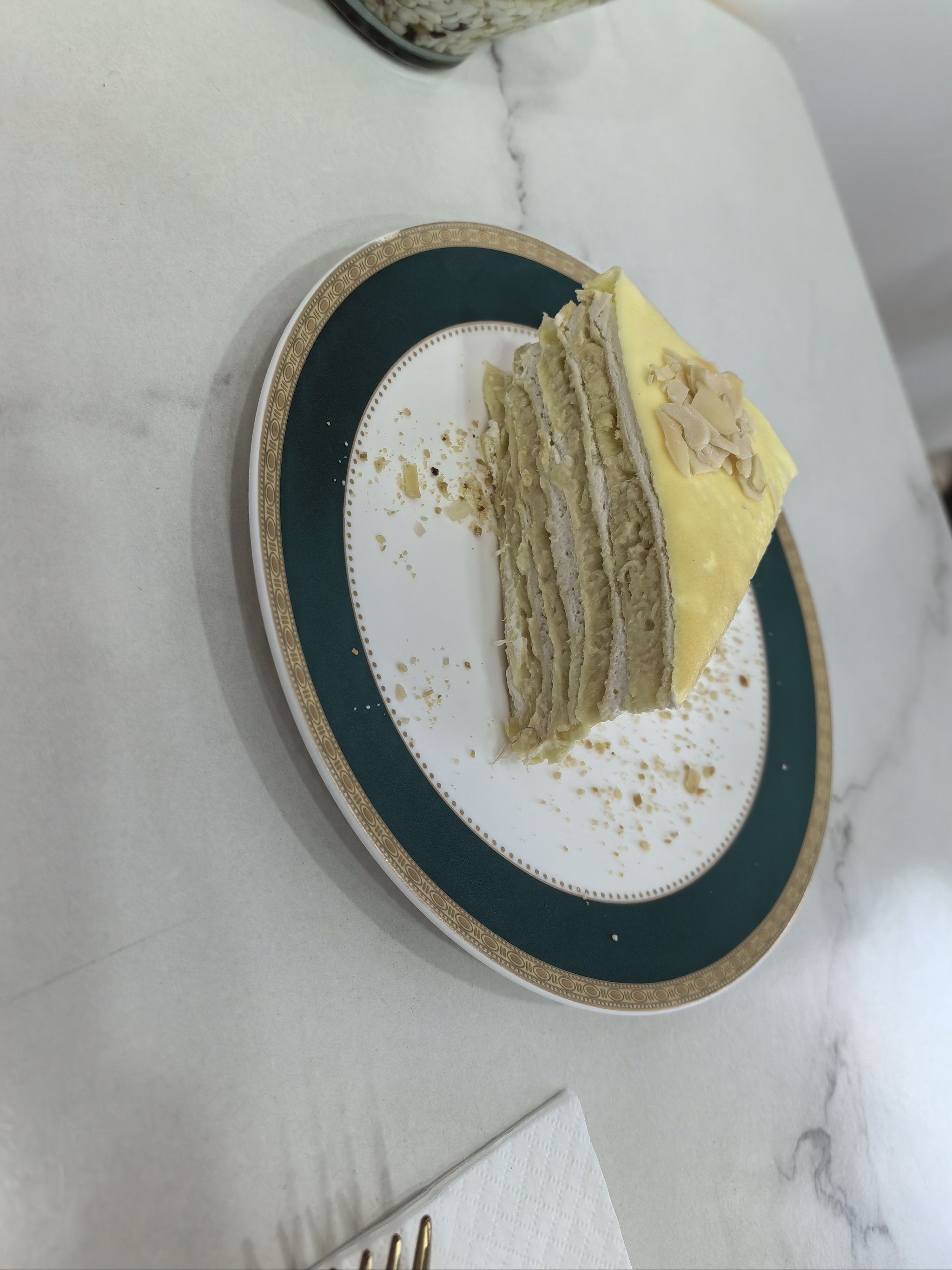 榴小汐的榴莲蛋糕真的是赞不绝口每层榴莲肉都是厚厚的一层