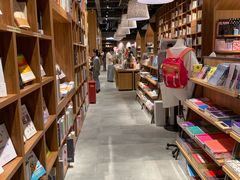 -百新书局(尚悦湾店)
