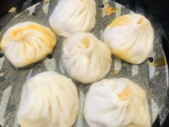 鲜肉小笼-老半斋(福州路店)