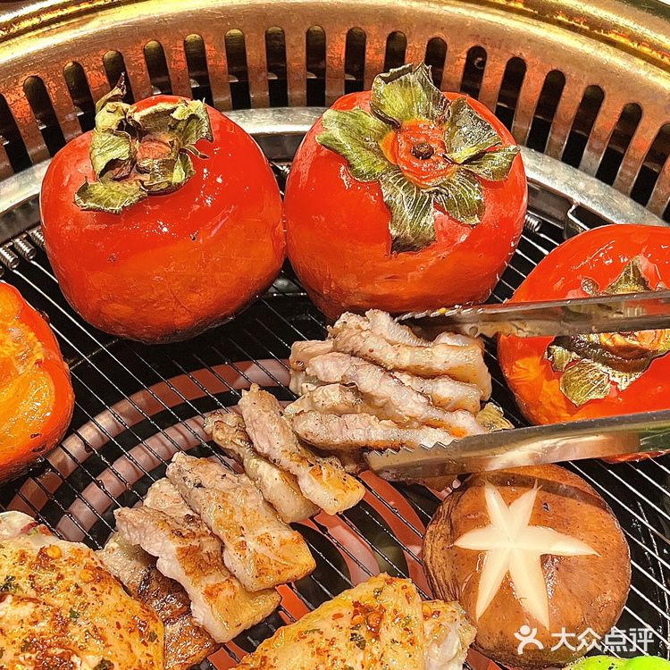 汕头这家烤肉店有烤柿子‼️爆浆一口biu汁[流泪]