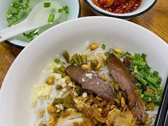 -牛八宝桂林米粉(八里庄店)