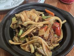 -胡子饮食店