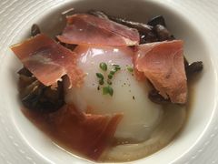 慢煮红心鸡蛋配奶油防风根泥-蝶舍·MAISON PAPILLON