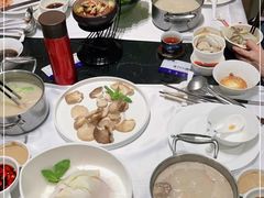 -红鼎豆捞·非遗鲍皇汤火锅(宝丰路店)