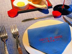 -弦月窗LUNETTE BY AMANDA(复兴路店)