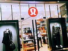 -lululemon(上海浦东IFC店)