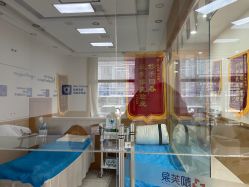 -靓芙泉专研痘痘肌