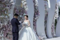 -红馆妆造(中央大街店)