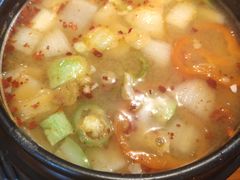 石锅大酱汤-鑫日千里马朝鲜族小馆(总店)