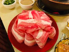 -洞庭洲·防空洞火锅·烧烤·铜锅涮肉(新百广场店)