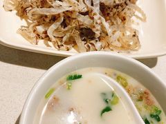 猪肚鸡锅底-海底捞火锅(长宁路龙之梦店)