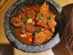 石锅招财手-呷湘厨·鱼汤捞饭·剁椒鱼头·辣椒炒肉(国家会展中心店)