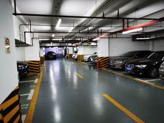 -上海滩商厦-地下停车场