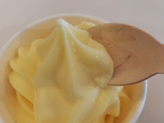 麦当劳甜品站金菠萝雪芭-麦当劳(宜安广场店)