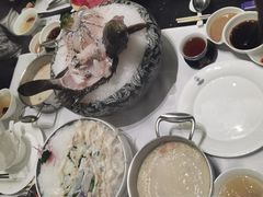 -红鼎豆捞·非遗鲍皇汤火锅(宝丰路店)