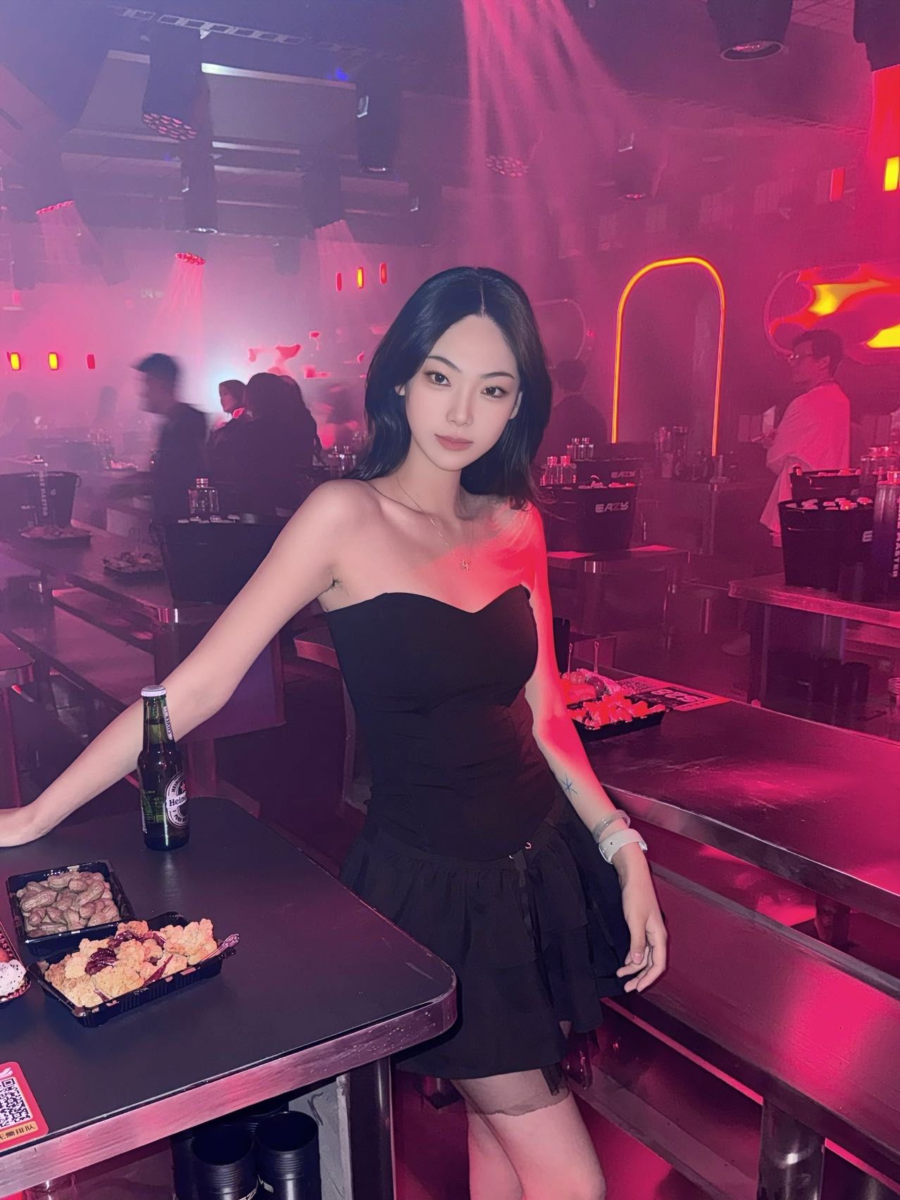 夜店狂欢不眠夜