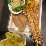市中心最好吃的老成都串串！牛肉6毛！一次吃到爽！